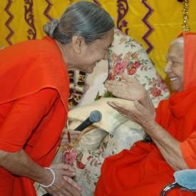 April 2009 Pujya Madhuben C's Divine Day Celebrations - 23rd April