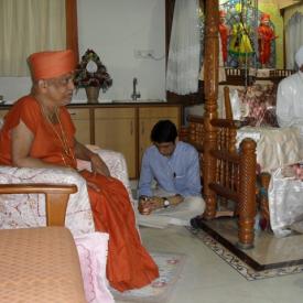 MAR 2010-Guruji Visit Gunatit Jyot and Prabhu Krupa - India-18 March