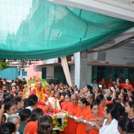 AUG 2013-Param Pujya Ben Antim Darshan_060813_India