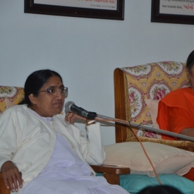 FEB 2013-DR.VINABEN DIVINE DAY IN JYOT MANDIR_200213